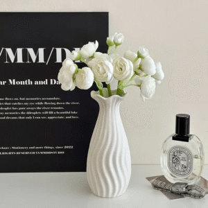Elegant Nordic White Ceramic Vase,Minimalist Retro Style